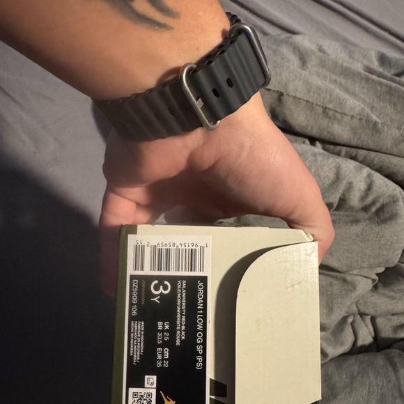 Jordan 1 Low OG SP Travis Scott’s - Picture 4 of 5